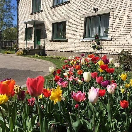 Stradnieku Viesnica Ventspils Exterior foto